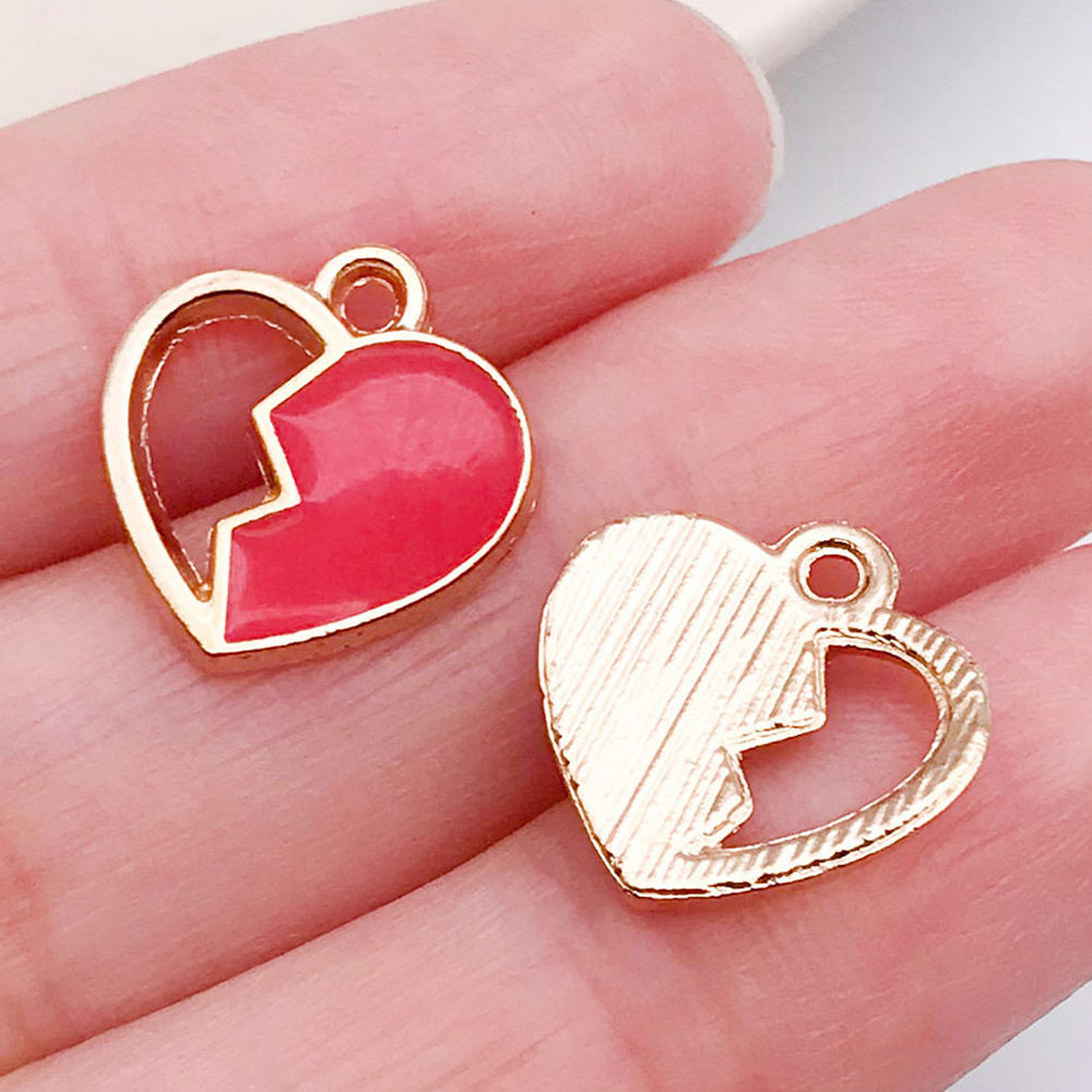 混50个红粉爱心桃心饰品配件 diy手链钥匙扣项链吊坠合金滴油挂件