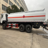 20-тонный танкер-заправщик Sinotruk Howo объемом 20 кубических метров поддерживает морскую трансграничную торговлю жидкостями