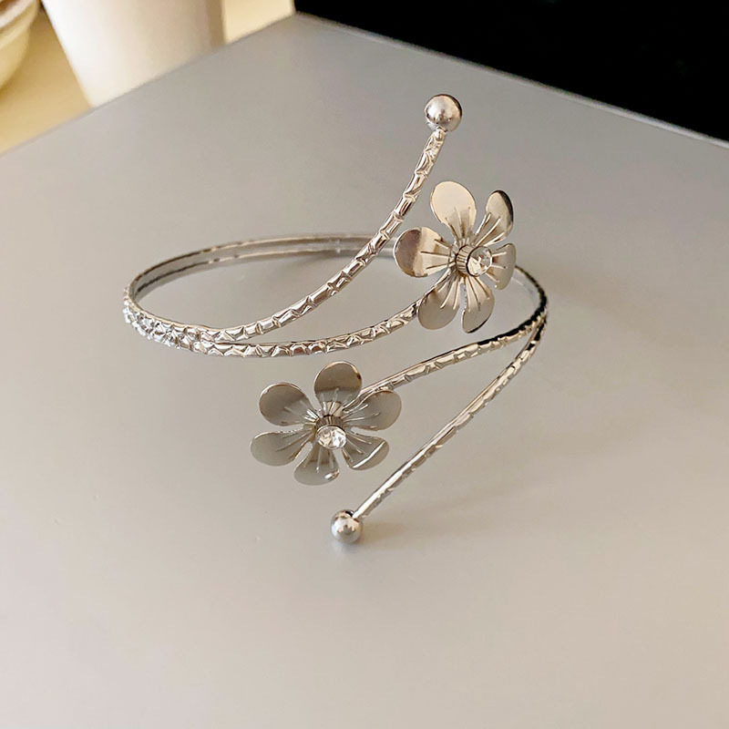 欧美跨境简约时尚手镯臂环小众冷淡风气质手环高级感百搭手饰批发