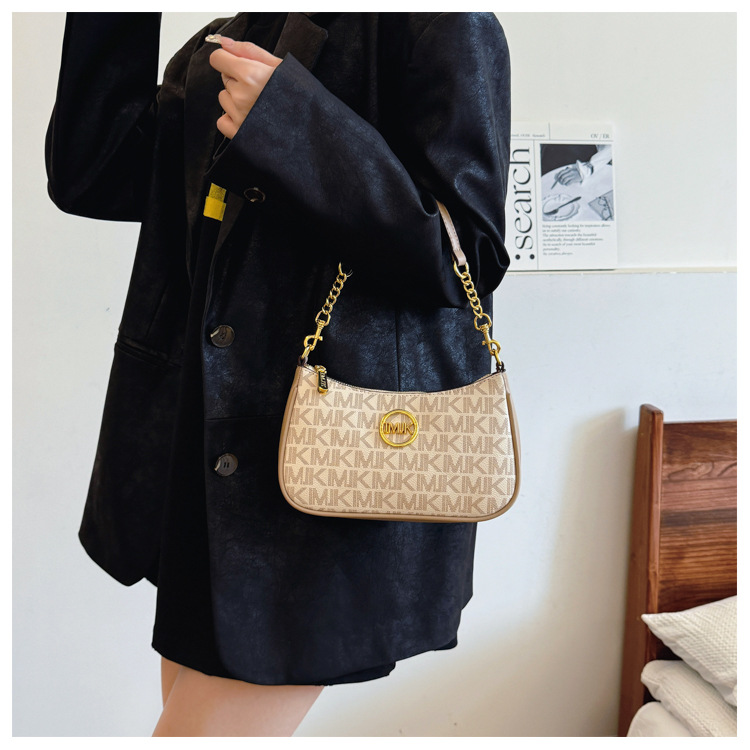 O1CN01zUAbQ21HWsMxr63sW !!2217462030766 0 cib