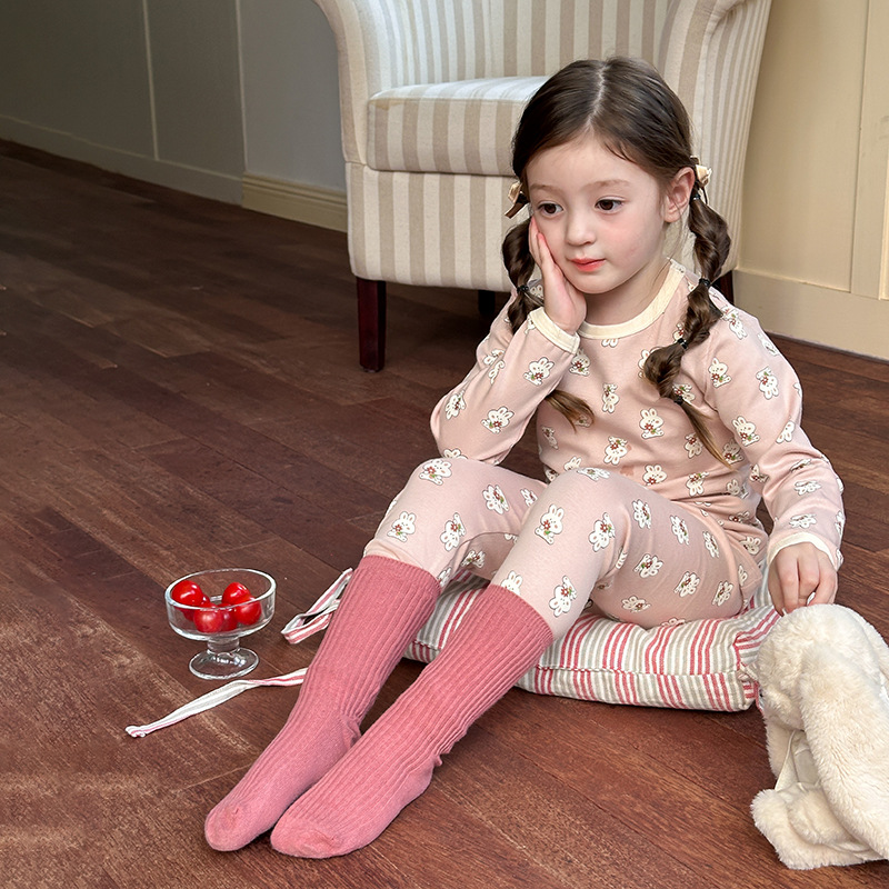 ピンクのウサギ