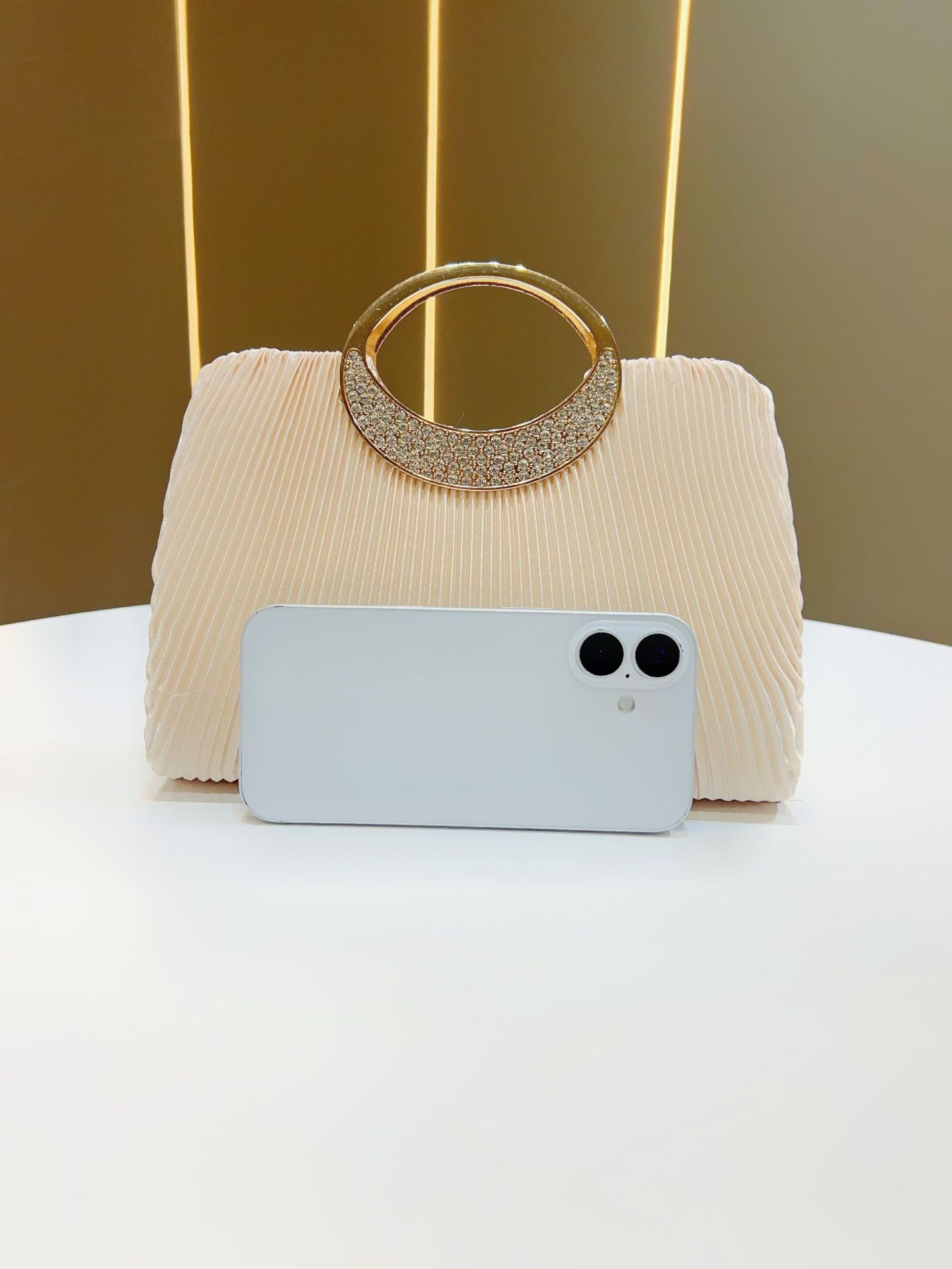 O1CN01zWD6xh2LHXpFWSiOH !!2216856689667 0 cib