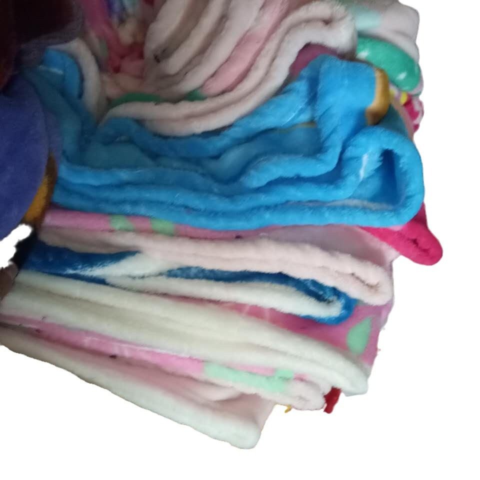 First-Class Inventory Tail Goods Flannel Coral Velvet Blanket Running Around the World Exhibition Gifts Street Stall Wholesale