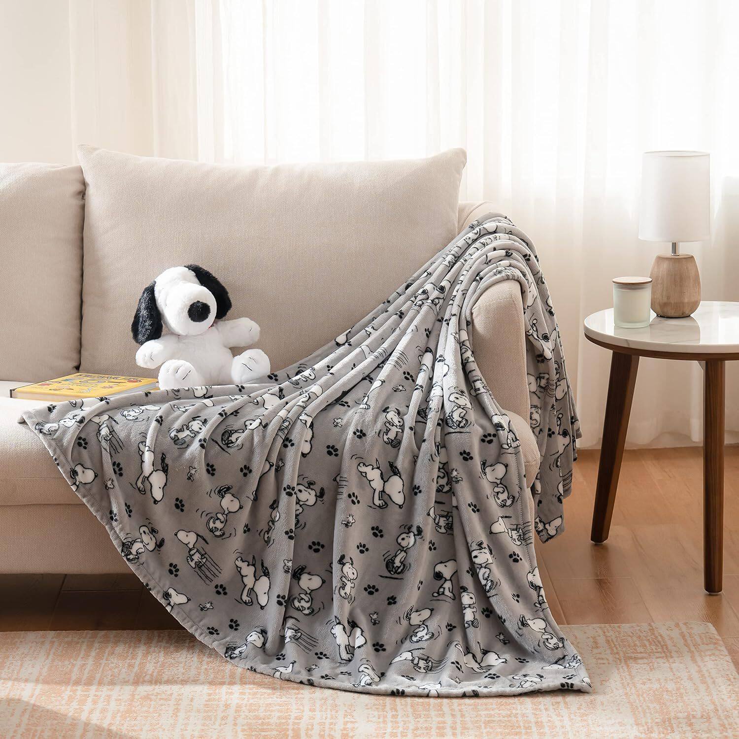 Berkshire Blanket Peanut ® Velvetloft ® Cute Character Snoopy Yarn-Dyed Plush