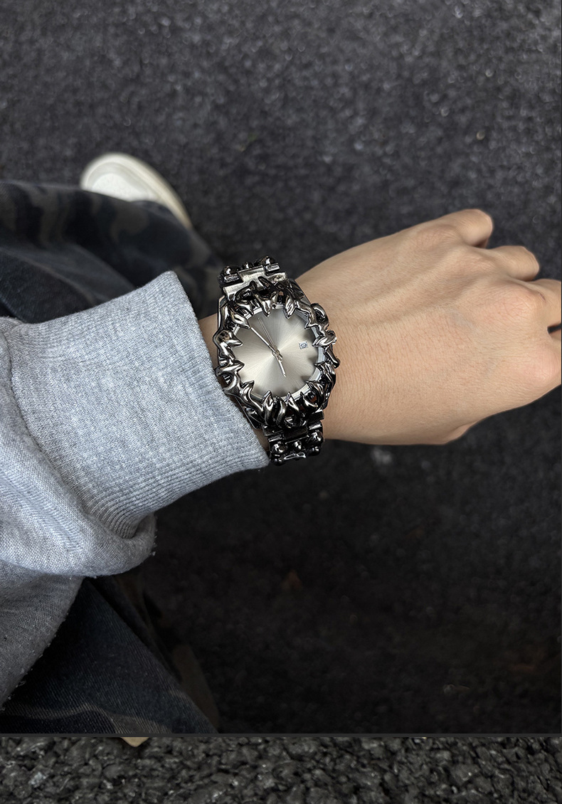 Millennium Vintage Special-Shaped Paw Men's Watch Export Cross-Border Wholesale European and American Trendy Cool Niche Men's Watch 66 O1CN01zdubWY1PLRT57X95j !!2218131131824 0 cib