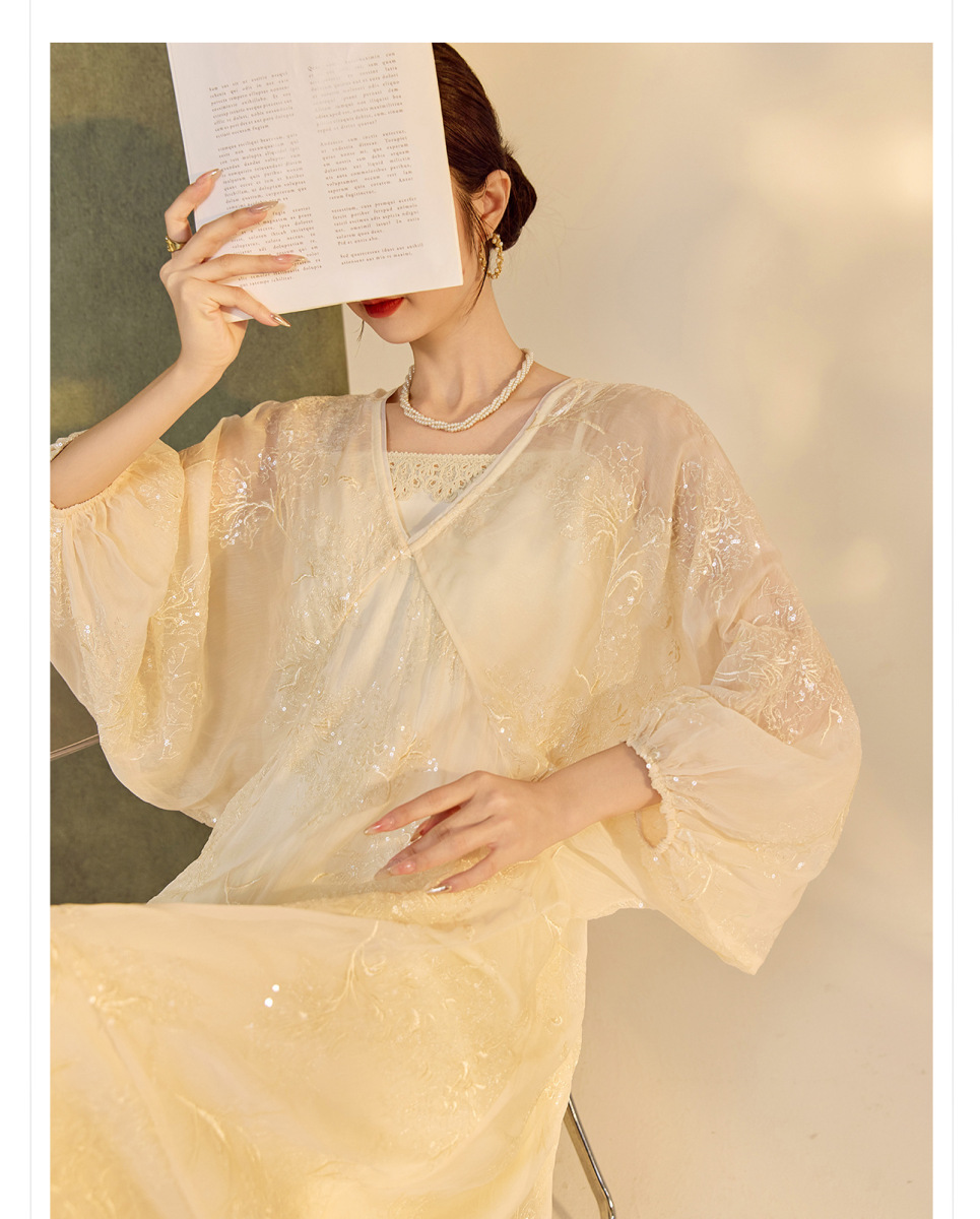 Đầm maxi nữ thêu họa tiết hoa tay phồng cổ chữ V dáng suông — Gạo sợi mây (giao hàng trong 7 ngày), Gạo sợi mây (giao hàng trong ngày)