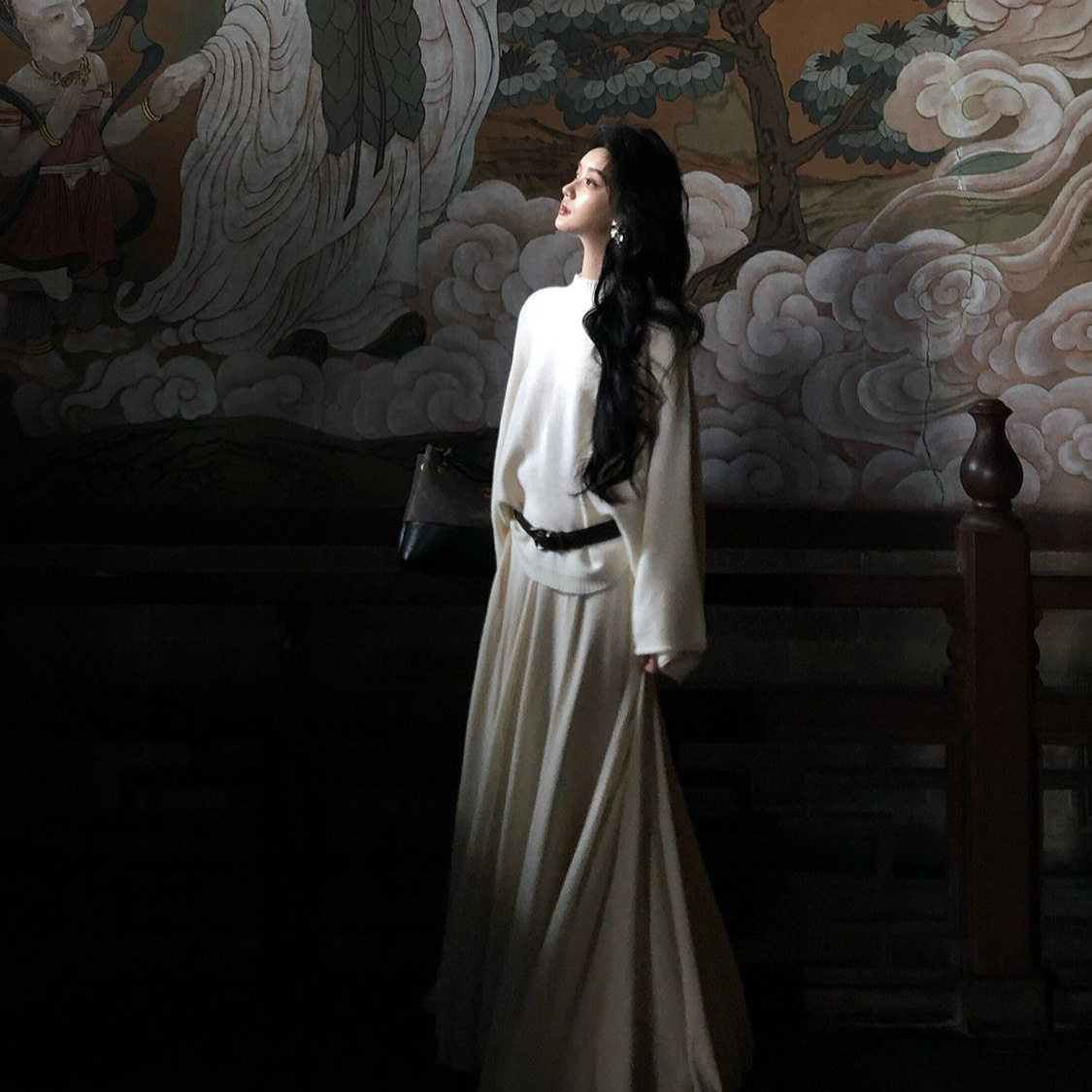 Autumn in Berlin French High-End Design White Knitted Top + Straight Long Skirt Slim Fit Two-Piece Set