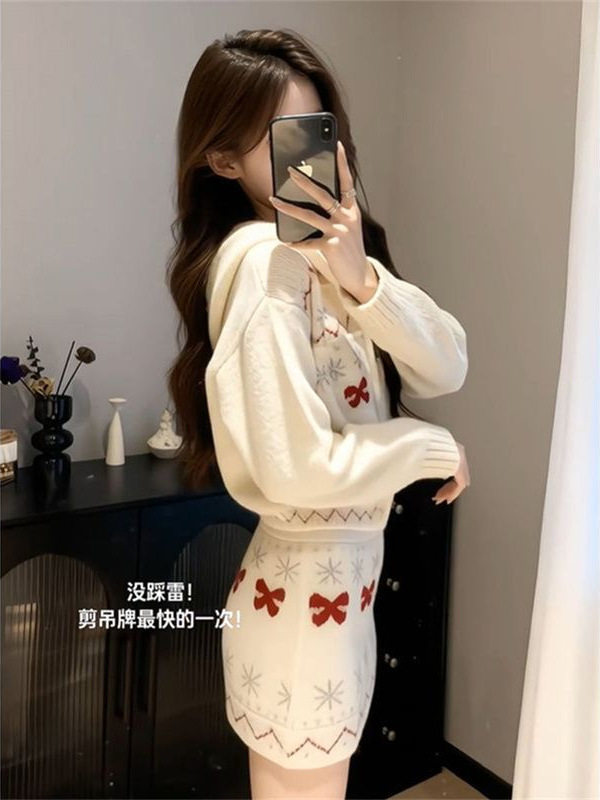 Korean Sweet Bow Hooded Knitwear for Women in Autumn and Winter, Slim and Good-Looking Knitted Knitwear Top and Short Skirt Two-Piece Set