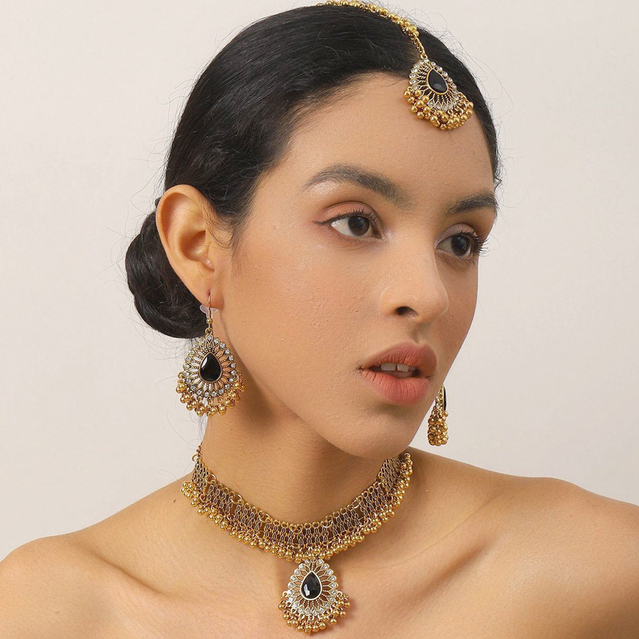 Indian gem pearl pendant tassel three-piece set fashion vintage clavicle necklace earrings hollow water drop suit women