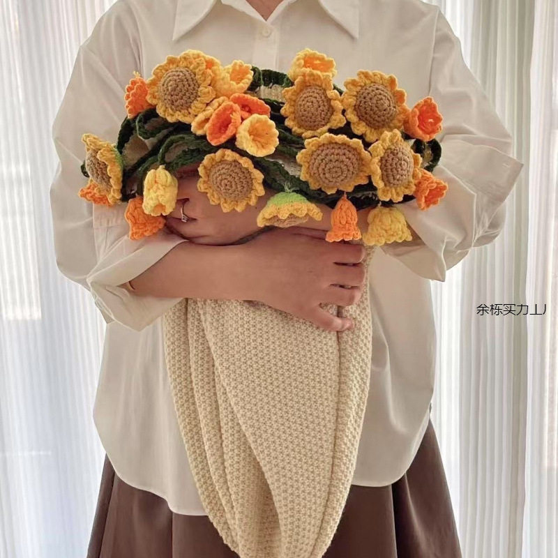 Lily of the Valley Blanket, Immortal Flower Nap Blanket, Pastoral Hand-Woven Lily of the Valley Blanket, Crocheted Bouquet Blanket, Finished Product