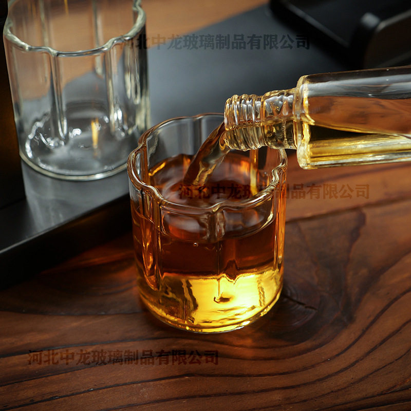 Creative Pistol Shape Glass Decanter Gun Whisky Wine suit High Borosilicate Glass Bottle