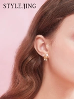 Серьги, асимметричный искусственный кролик с цирконом, стиль, серебро 925 пробы, золото 14 карат