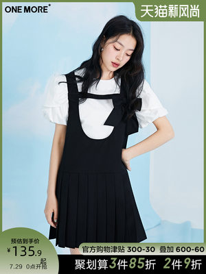 taobao agent Short summer cute pleated skirt, mini-skirt, black dress, season 2021
