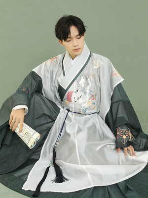 taobao agent 汉尚华莲 X non -human -哉 comics joint model, a black pond Hanfu men's robe, nursing beast embroidery model