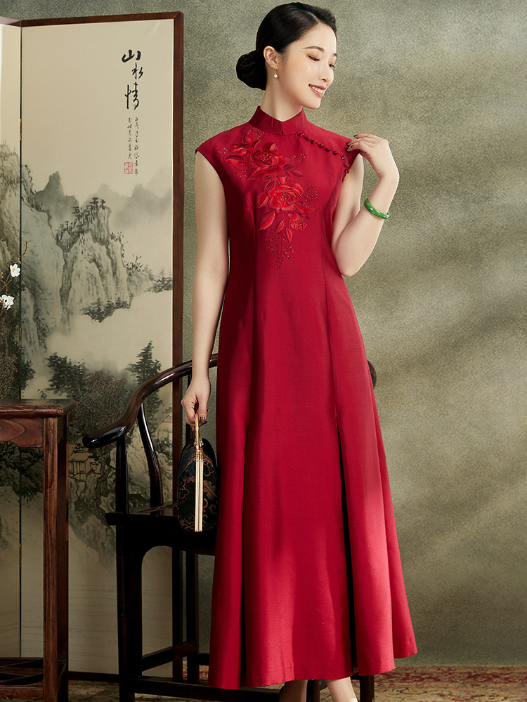 玺玥 Spring red silk evening dress, long cheongsam, Chinese style, trend of season, with embroidery