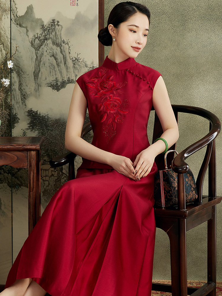 玺玥 Spring red silk evening dress, long cheongsam, Chinese style, trend of season, with embroidery
