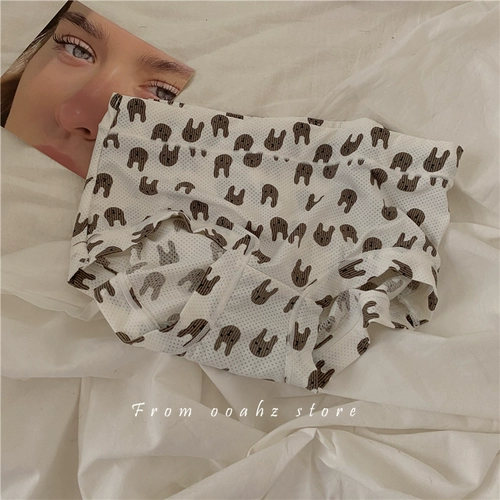 Дышащие милые комфортные шелковые трусы, с акцентом на бедрах, средняя посадка