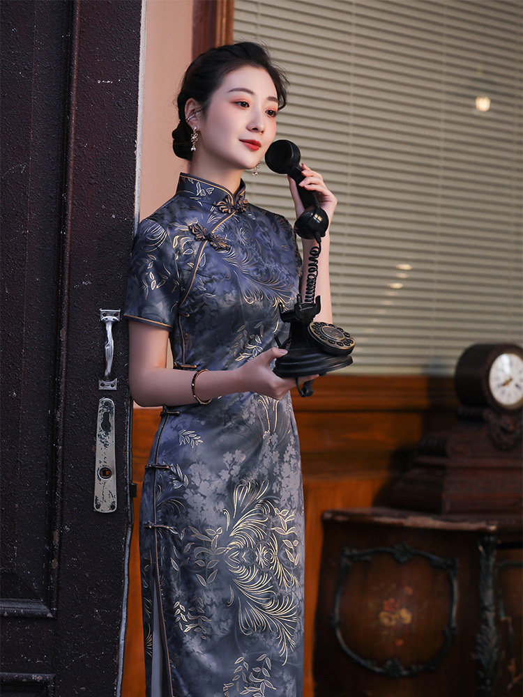Summer lightweight dark retro long fitted cheongsam, with short sleeve, light style