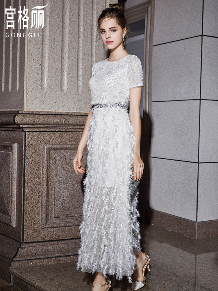 White dress Six -year old shop white dress small skirt can wear banquet host actress performances