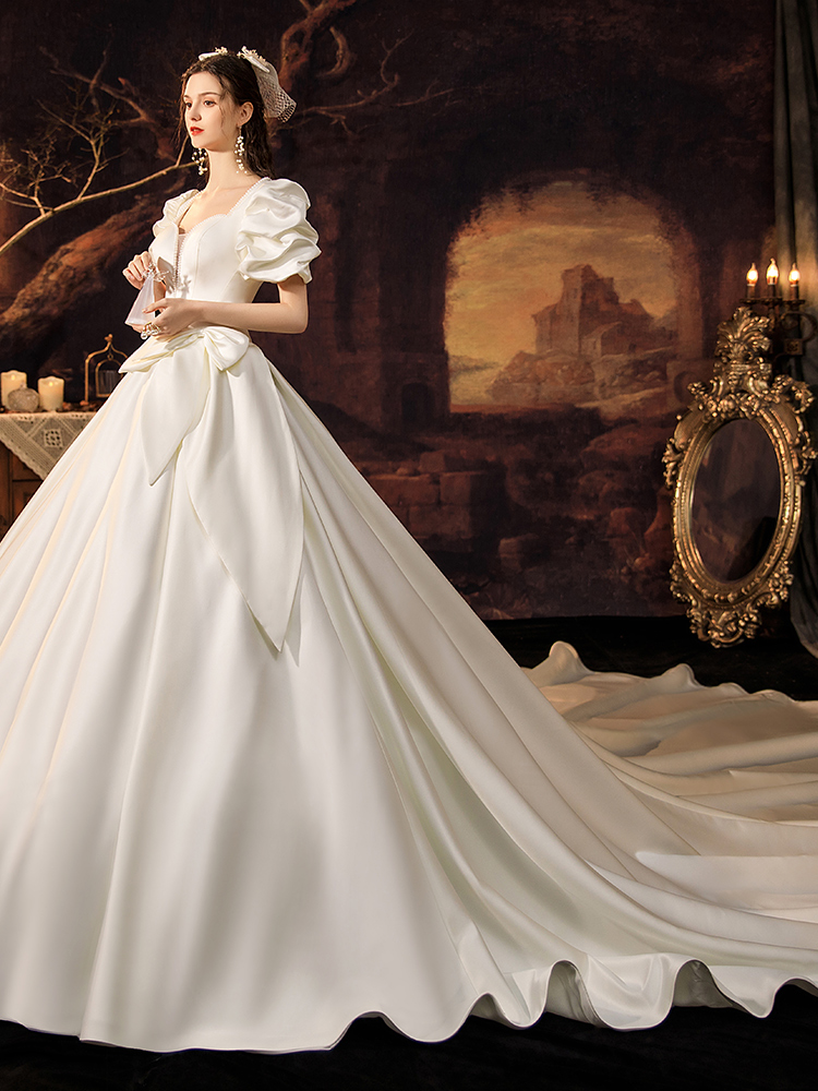 One -word shoulder satin noodle main wedding dress 2021 new trailer small temperament bride, a French outbound gauze winter One -word shoulder satin noodle main wedding dress 2021 new trailer small temperament bride, a French outbound gauze winter