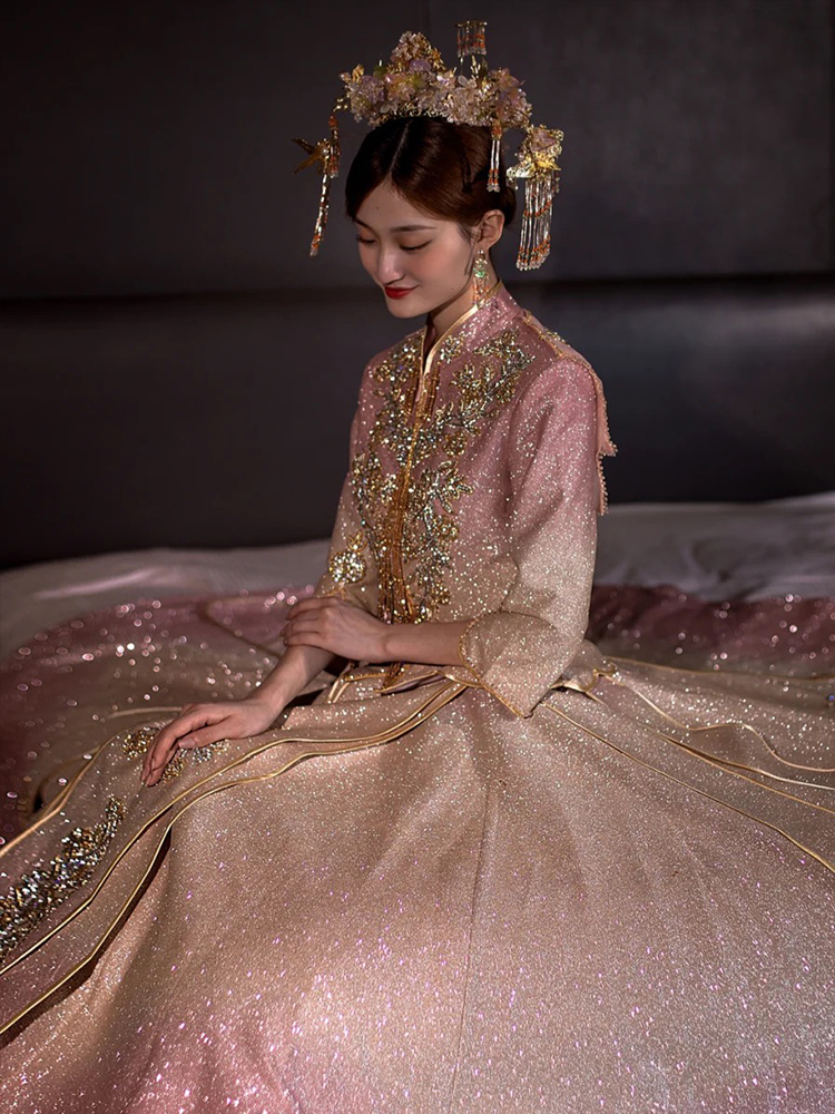 Fuchsia suhe traditional wedding dress, Chinese style, dragon and phoenix