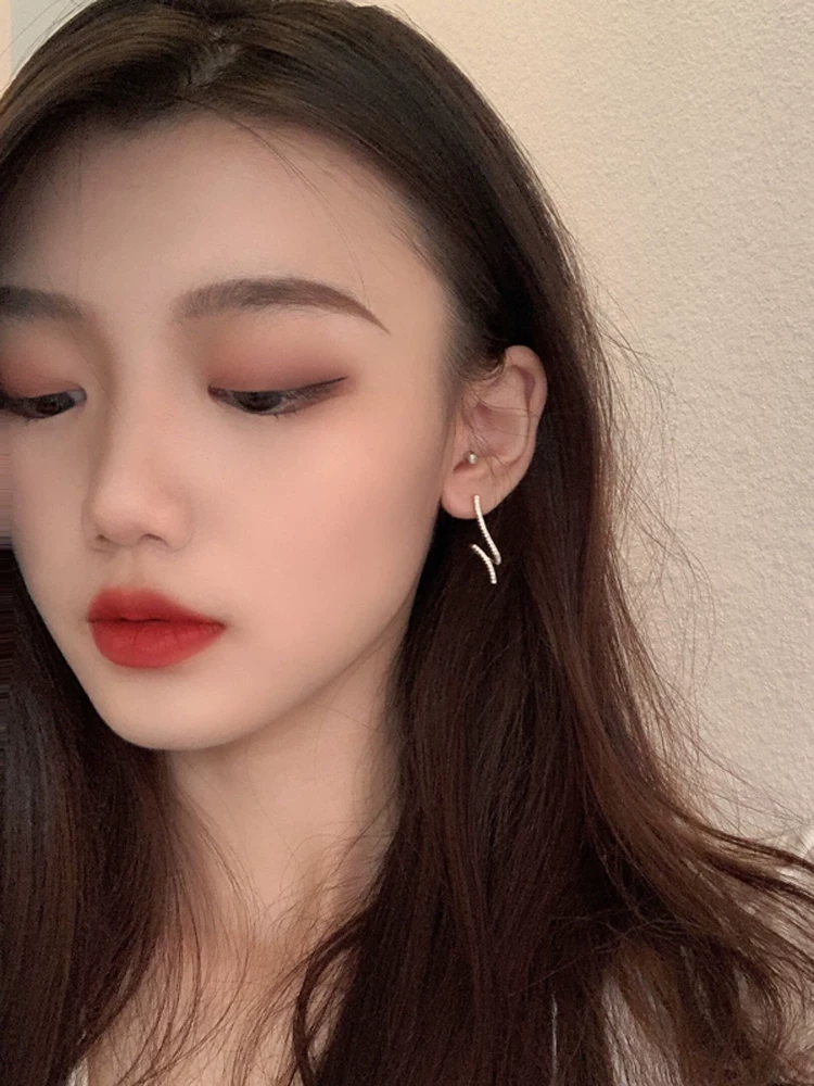 比兰迪 Sophisticated fashionable earrings with zircon, silver 925 sample, light luxury style