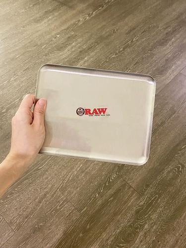 Сырая хигарета из нержавеющей стали.