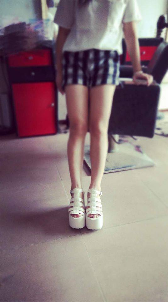 Высокие сандалии на платформе