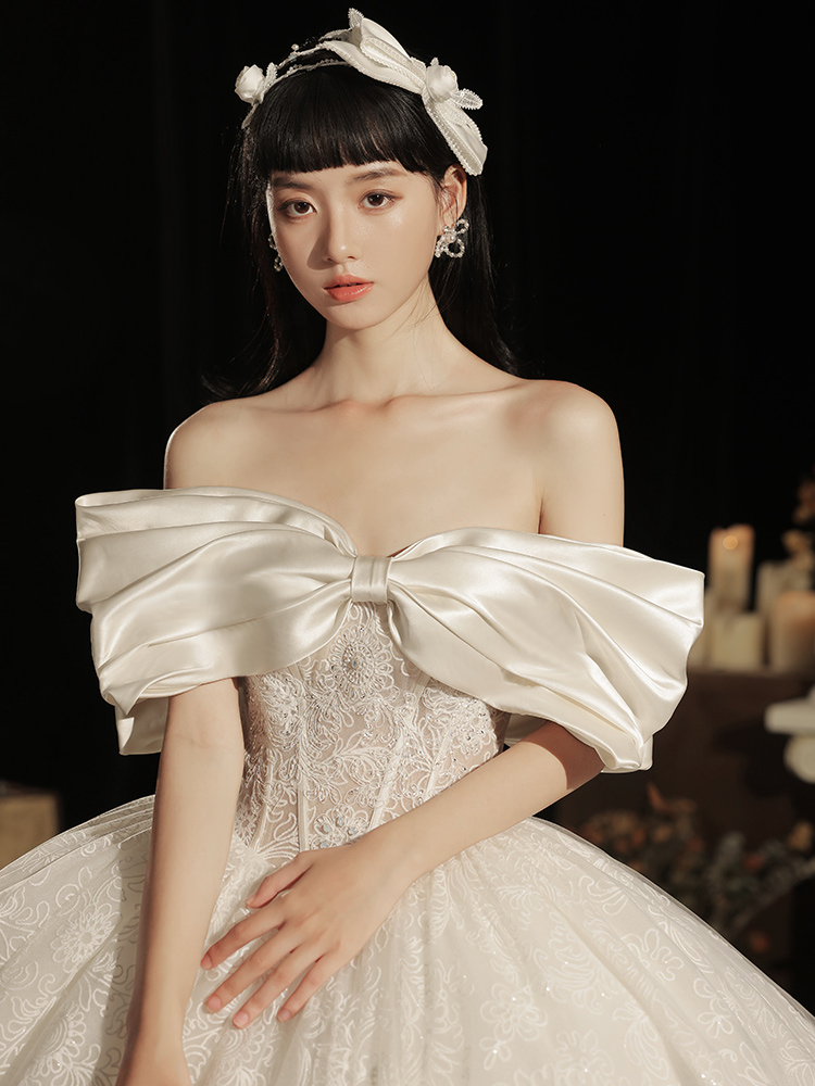 Bai Wei | One -shoulder wedding dress 2023 Summer new bride French temperament Simple satin court wind tail