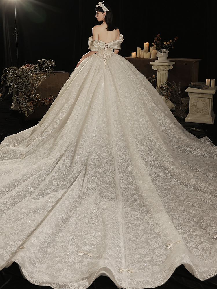 Bai Wei | One -shoulder wedding dress 2023 Summer new bride French temperament Simple satin court wind tail