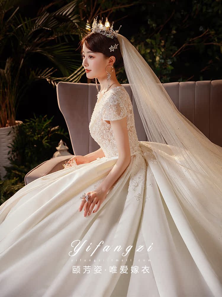 Wedding dress for princess for bride, french style, simple cut, suitable for teen Wedding dress for princess for bride, french style, simple cut, suitable for teen