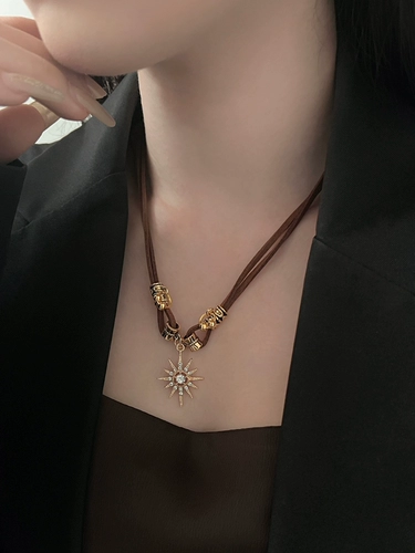 Выпуск Sai Mailard, двухслойное кожаное ожерелье Sun Star, ретро-осенне-зимнее сексуальное модное нишевое высококачественное свитер-цепочка