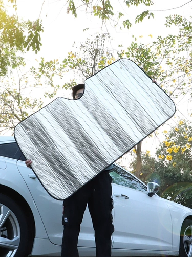 Автомобильный солнцезащитный крем перед солнцезащитным кремом, необеспеляемой теплоты, солнцем перед лобовым стеклом, солнечная ткань на машине на лобовом стекле в машине