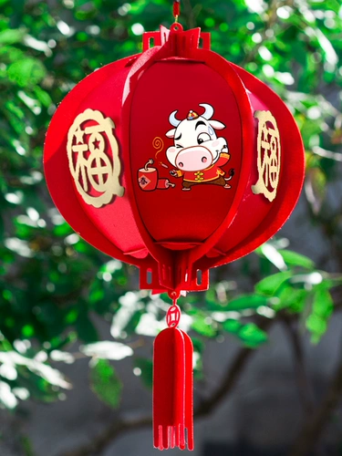 Новогодние новогодние украшения поставляются в крылох