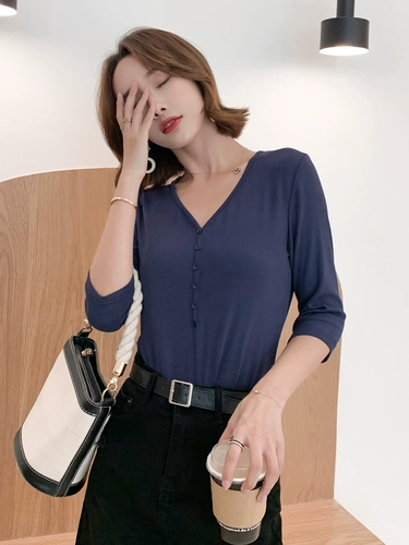 Осенняя модная приятная телу футболка, в корейском стиле, облегающий крой, V-образный вырез, в западном стиле