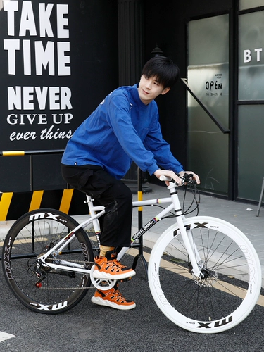 Велосипед с коробкой передач, сверхлегкие румяна, шоссейный гоночный автомобиль для школьников для взрослых подходит для мужчин и женщин, популярно в интернете