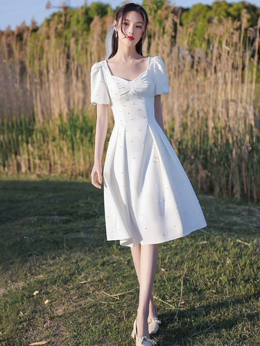 Белое дизайнерское летнее вечернее платье, тренд сезона, подходит для подростков