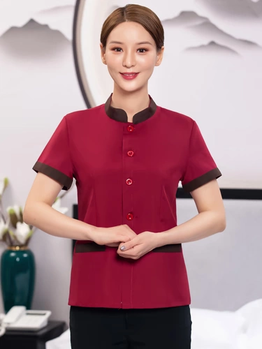 Очистка службы обслуживания женской недвижимости