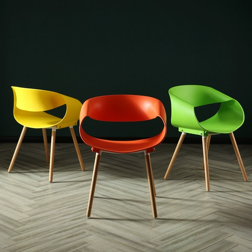 Стул Henson на заказ, скандинавский обеденный стул со спинкой, домашняя столовая, маленькая квартира, простой дизайнерский стул с ножкой из цельного дерева