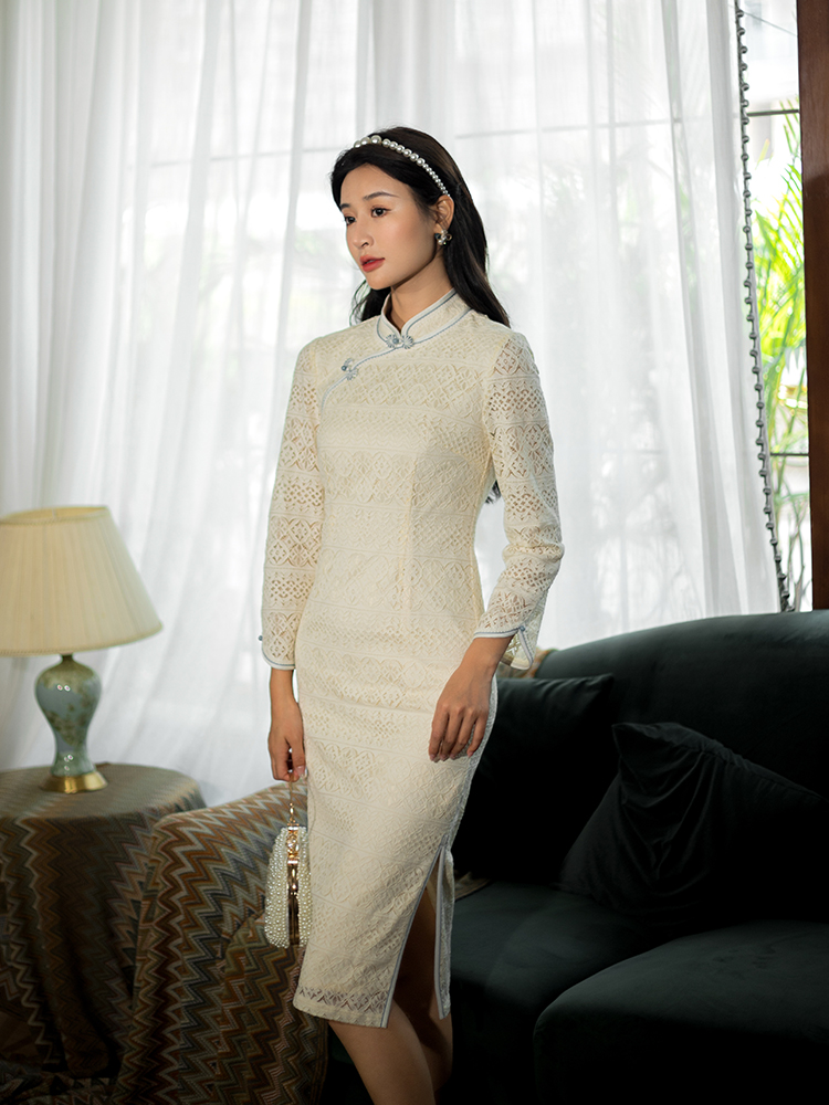 Autumn retro long lace cheongsam, mid-length
