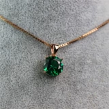 Покупать продукты для женщин с круглым нефритовым ожерельем, подвеской клавиля, стерлинговым серебряным украшениями, простым и универсальным, красочным кулоном Gem Green Penden