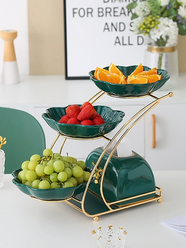 Много -слойный фруктовый диск, живая комната, обстановка свадебная сеть красная роскошная роскошная роскошная роскошная стиль ингредиентов ингредиентов закуски сухой фрукты тарелка