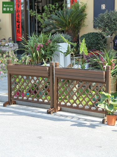 Антикоррозивный деревянный забор цветочный тур