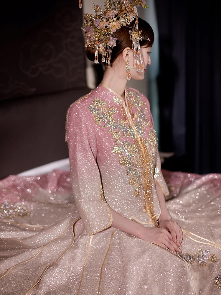 Fuchsia suhe traditional wedding dress, Chinese style, dragon and phoenix