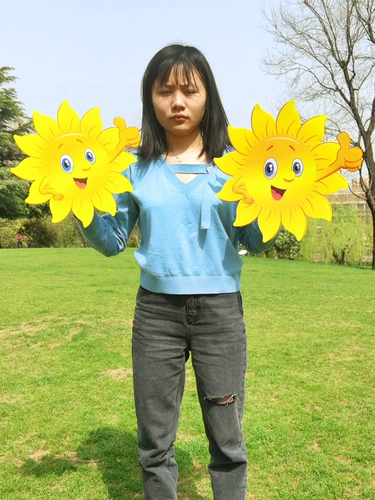 Детский сад улыбки лица подсолнечника Танцевальный спектакль Прудера на церемонию открытия школьных игр подсолнечника