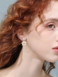 Искусственные серьги с цирконом, стиль, серебро 925 пробы, золото 14 карат, в цветочек