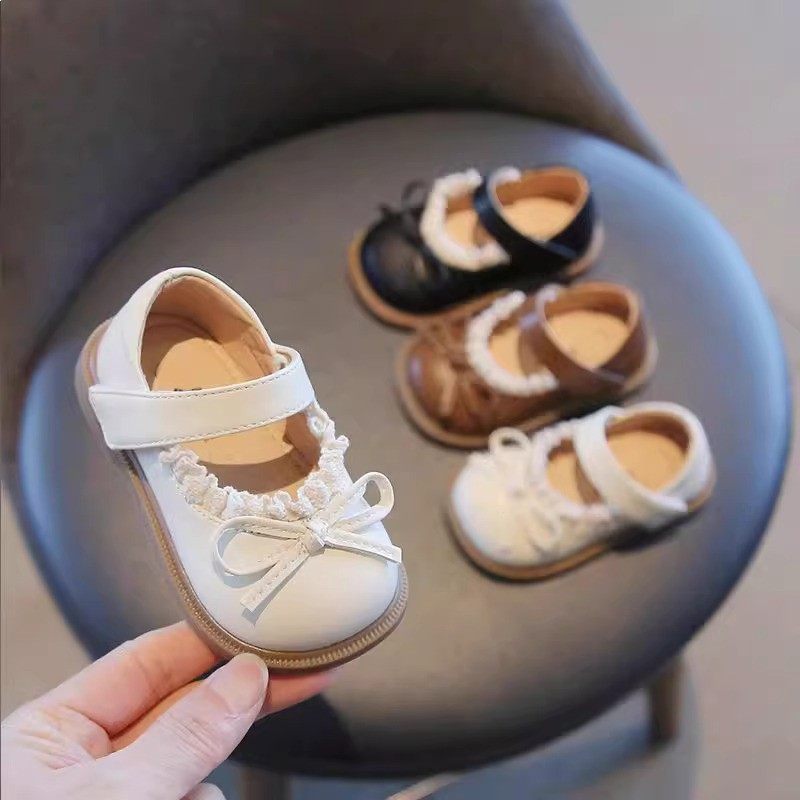 2025 New Summer Girls' Toddler Shoes with Soft Soles and Non-Slip Design for Children Aged 0-1, Princess Lace Bow Small Leather Shoes — 2