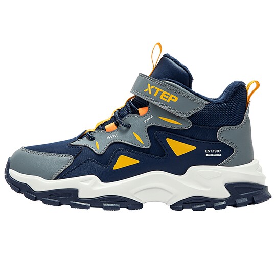 Xtep boys' shoes, plus velvet shoes, winter cotton shoes, leather shoes, children's medium and large children's high-top warm casual sports shoes