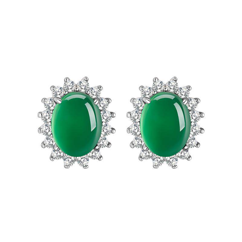 Chow Tai Sang silver jewelry chrysoprase ring, ear studs and necklace set as birthday gift for girlfriend Luo Pan’s mother