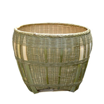 Folk handmade baskets, bamboo weaving bamboo baskets, rice and bamboo weaving lampshades